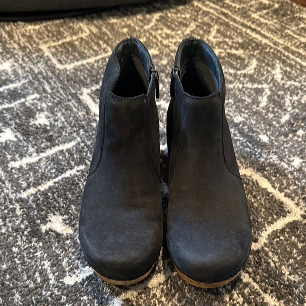 Dansko Black Ankle Boots with Wooden Heel 39 - Picture 2 of 5